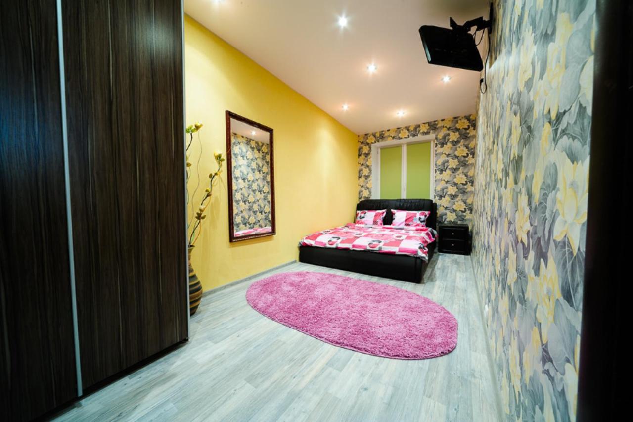 Apartments On Romanovakaya Sloboda 10 Minsk Dış mekan fotoğraf